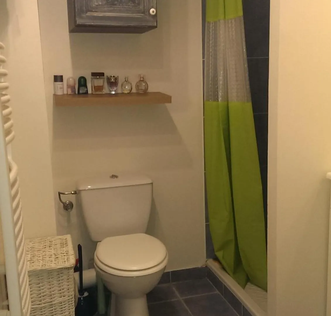 T2 Centre Ville Parking 19 Thonon-O-Phil-De-L-Eau 0*, Thonon-les-Bains France